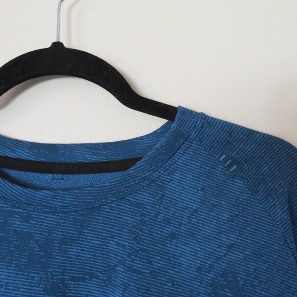 Lululemon Men's Blue Classic Tee size Medium - Picture 2 of 5